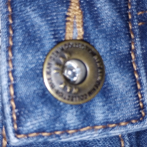 Shell Back Shorts - Picture 10 of 11